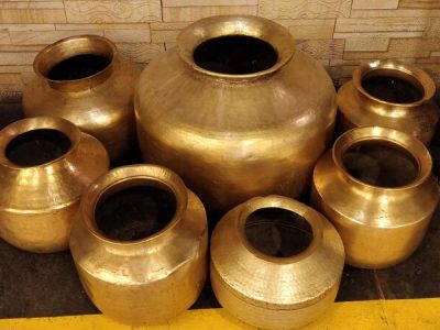 high-angle-view-old-objects-table_1048944-30845354